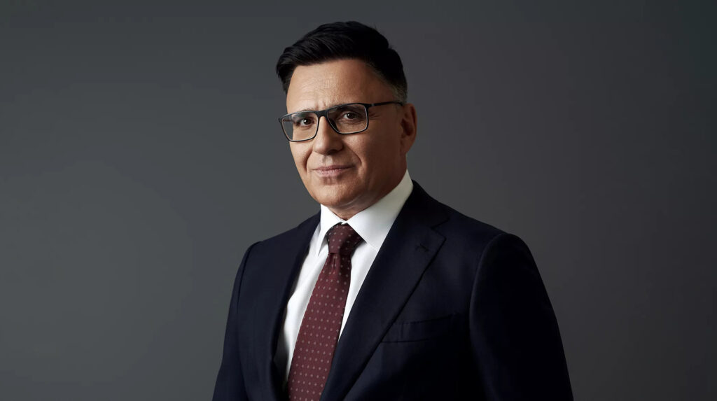 Александр Жаров